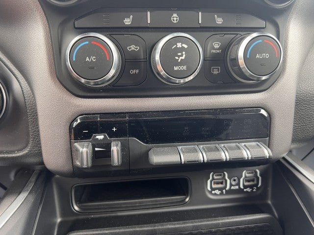 2020 RAM 1500 Big Horn Crew Cab 4x4 5'7" Box