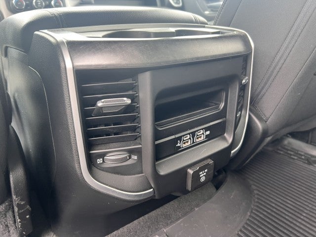 2020 RAM 1500 Big Horn Crew Cab 4x4 5'7" Box