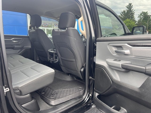 2020 RAM 1500 Big Horn Crew Cab 4x4 5'7" Box