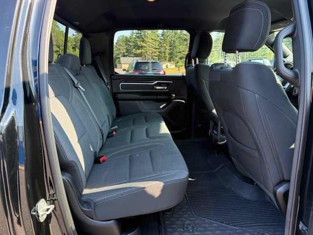 2022 RAM 1500 Big Horn Crew Cab 4x4 5'7" Box