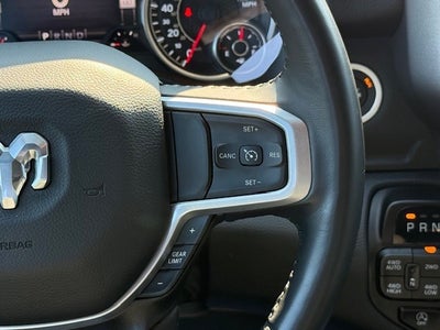 2022 RAM 1500 Big Horn Crew Cab 4x4 5'7" Box