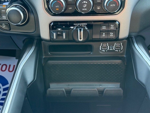 2022 RAM 1500 Big Horn Crew Cab 4x4 5'7" Box