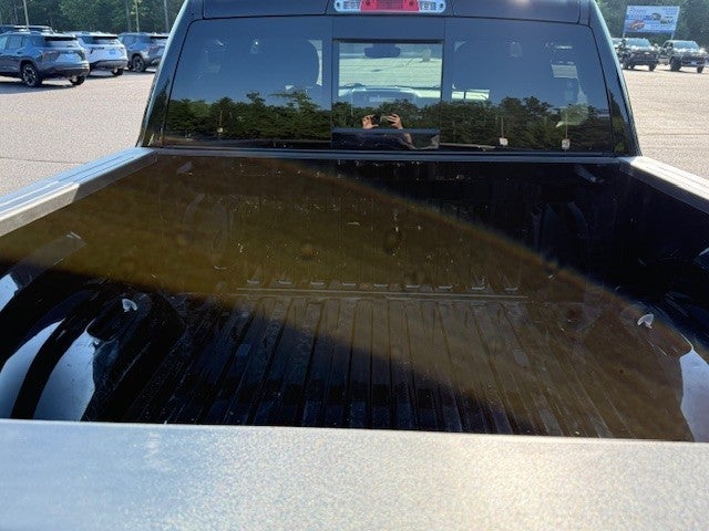 2022 RAM 1500 Big Horn Crew Cab 4x4 5'7" Box