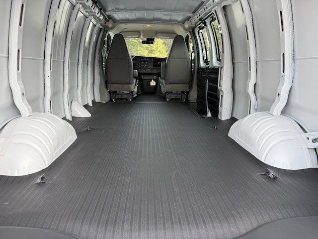 2025 Chevrolet Express Cargo 3500 WT