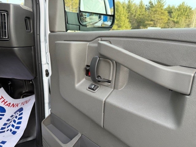 2025 Chevrolet Express Cargo 3500 WT