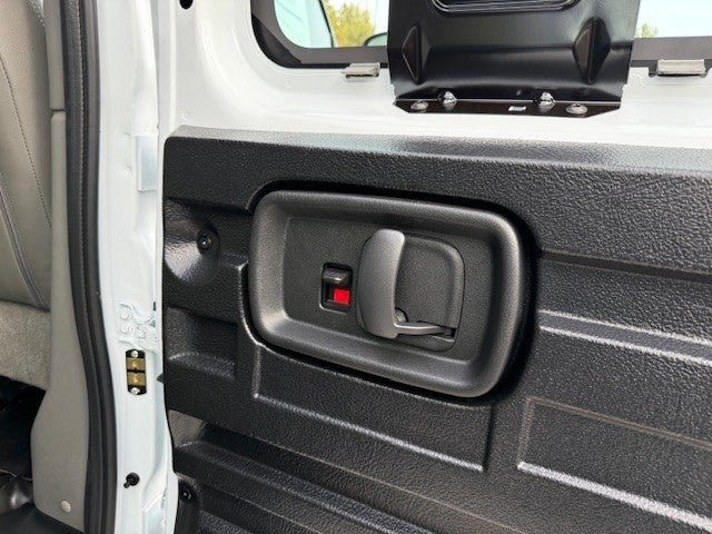 2025 Chevrolet Express Cargo 3500 WT