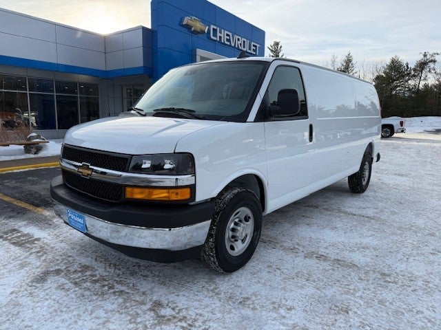 2025 Chevrolet Express Cargo 3500 WT