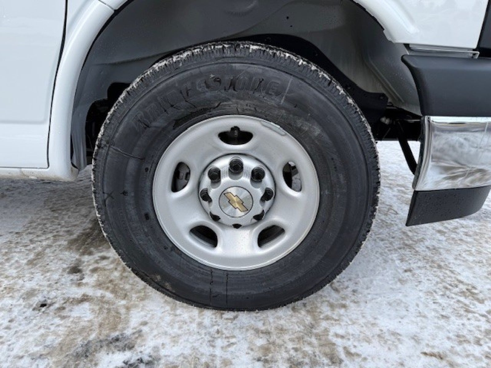 2025 Chevrolet Express Cargo 3500 WT