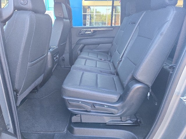 2025 Chevrolet Suburban LT - Photo 25