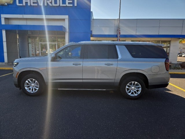 2025 Chevrolet Suburban LT - Photo 6