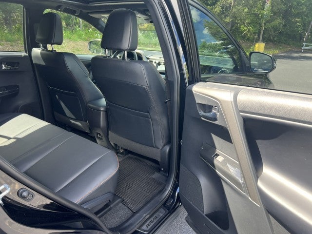 2018 Toyota RAV4 SE