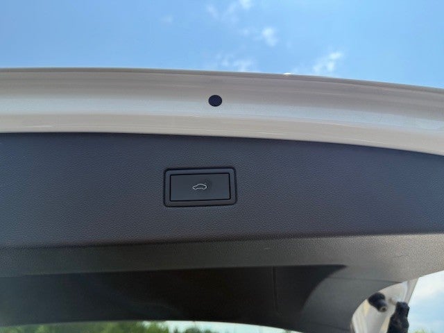 2023 Volkswagen Tiguan 2.0T SEL R-Line